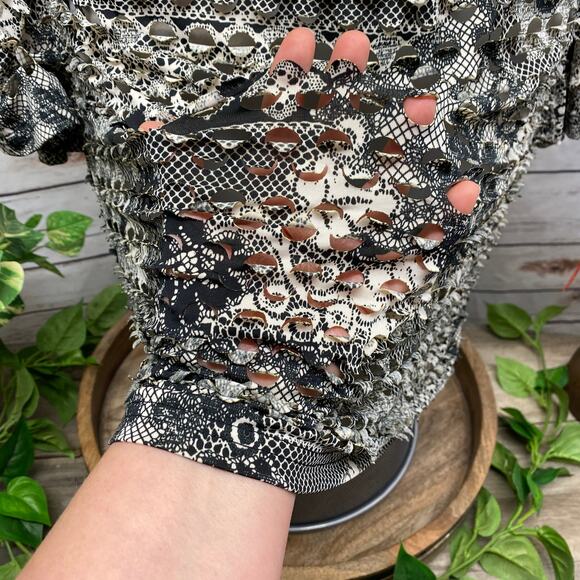 MECHANT Layering Cut Out Bell Sleeve Mini Little Black White Dress Size S - Picture 6 of 12